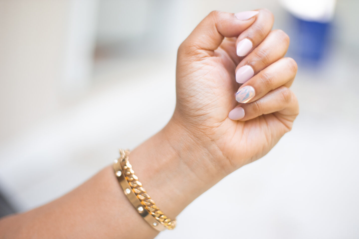 How to Apply Fake Nails